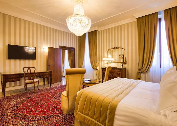 Отель Ai Cavalieri Di 4*