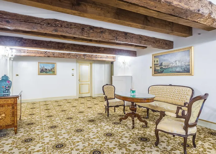 Отель Ai Cavalieri Di 4*
