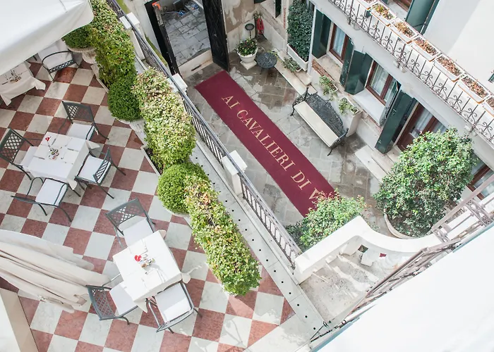 Hotel Ai Cavalieri Di 4*