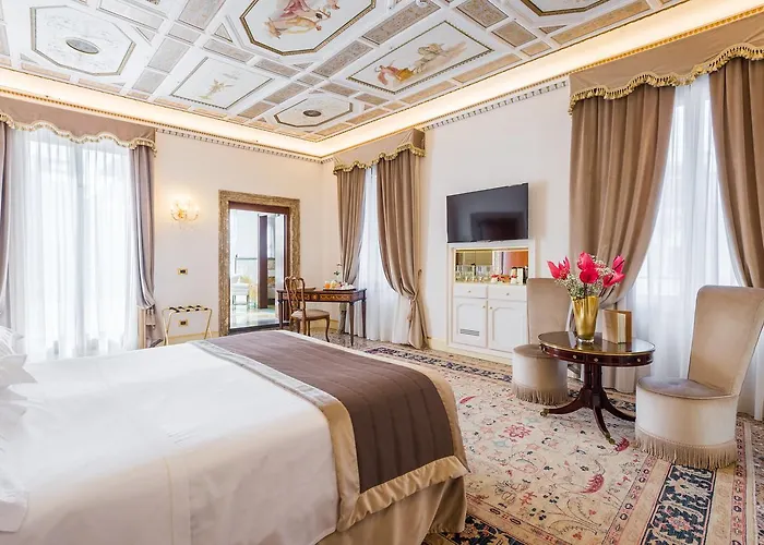 Отель Ai Cavalieri Di 4*