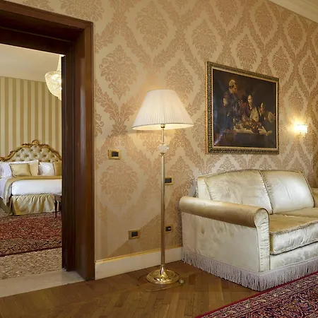Hotel Ai Cavalieri Di 4*