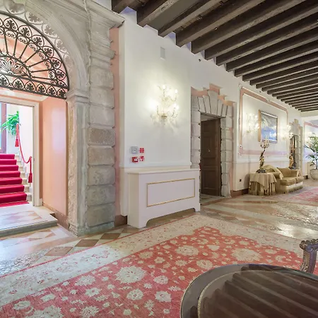 Ai Cavalieri Di Отель 4*