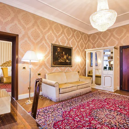 Ai Cavalieri Di Venice