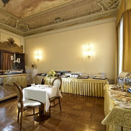 Отель Ai Cavalieri Di 4*