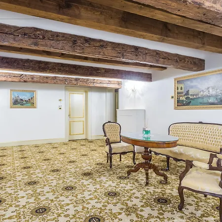 Отель Ai Cavalieri Di 4*