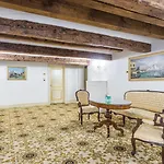 Hotell Ai Cavalieri Di 4*