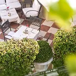 Ai Cavalieri Di Hotell 4*